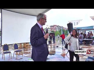 Report TV - Tiranë, zyrtari i Komisionit Europian optimist: Koha për çeljen e negociatave