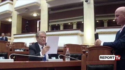 Opozita bllokon kuvendin, flasin në FB, Berisha- Ramës: Shko mjekohu, ke qeshje të sëmurit psikik