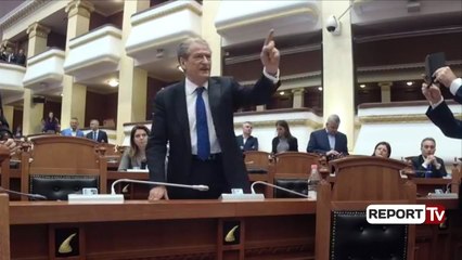 Report TV - Izet Haxhia 'tërbon' Berishën, bërtet i tensionuar në Kuvend