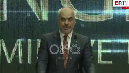 Ora News - Kryeministri premton rritjen e pagave për infermierët