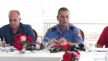 Ora News - Velipoja, policia "kryqëzon" bashkinë: S'mund të jemi në det, në rërë dhe në mal