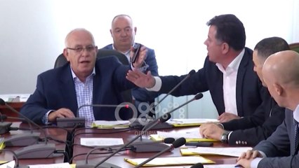 Ora News - Spartak Braho rikthehet në Parlament, KQZ i jep mandatin e Tahirit