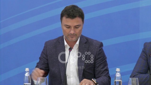 Ora News - PD: Prokuroria të merret me ministrin e Brendshëm Fatmir Xhafa