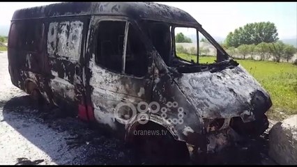 Ora News - Digjen dy makina në Vlorë
