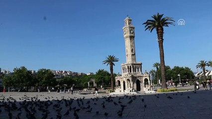 Milli yas nedeniyle bayraklar yarıya indi - İZMİR