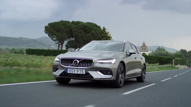 New Volvo V60 T6 Inscription Pebble Grey Driving Video