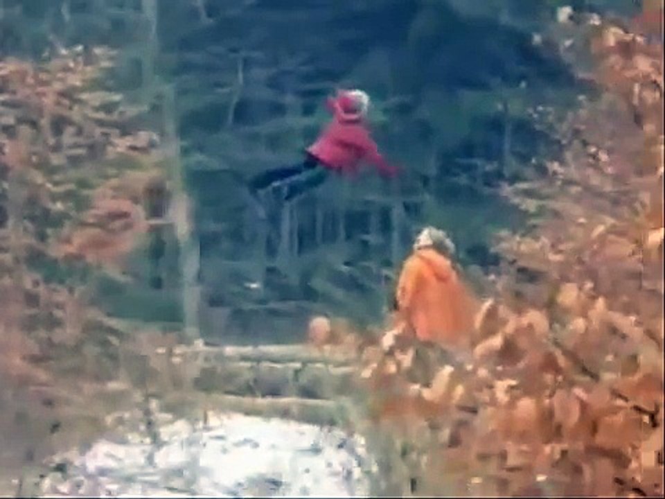 DEVOJČICA KOJA LETI SNIMLJENA U RUSIJI