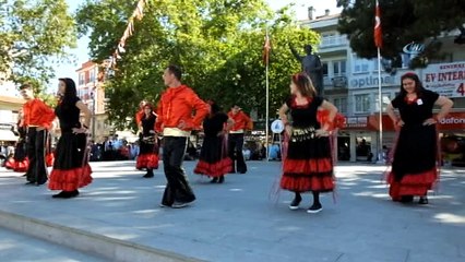 Engelli gençlerin gösterileri büyük ilgi gördü