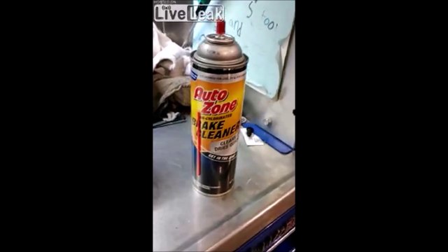 Les boissons énergisantes plus efficaces qu'un nettoyant chimique...