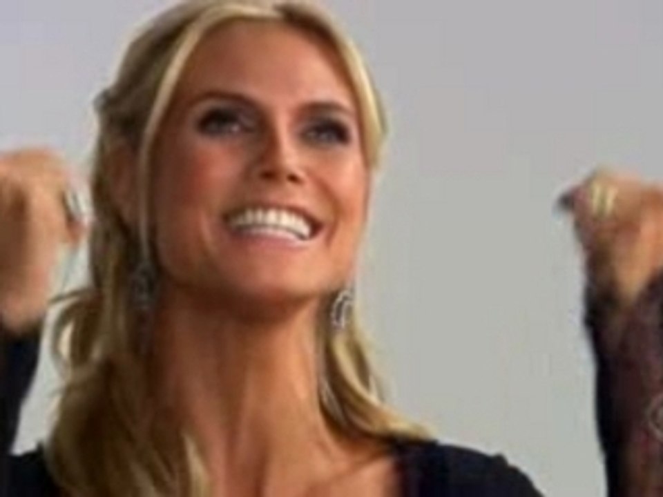 The Victoria's Secret Fashion Show 2007 Part 1