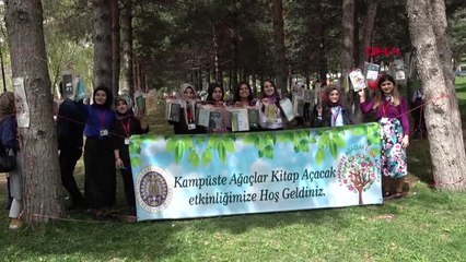 Erzurum Kampüsteki Ağaçlara 1500 Kitap Astılar