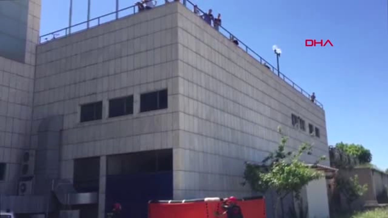 Malatya-Hastanede İntihara Kalkışan Kadını Polis İkna Etti Hd