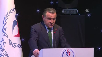 Bakan Bak: "Bizim En Büyük Gücümüz Geleceğimiz Olan Gençler"