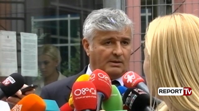 Report TV - Gjykata e lë në arrest shtëpie Tahirin, avokati Haxhia: Apeli do ta lirojë ish Ministrin