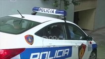 Ora News - Policia dorëzon në banesë Tahirin, u përcoll nga mbështetës