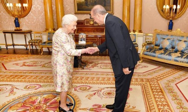 Erdoğan, Kraliçe Elizabeth ile görüştü