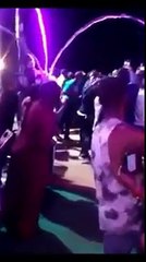 Grosse humiliation : Fally Ipupa giflé par un fan en plein concert ! (vidéo)