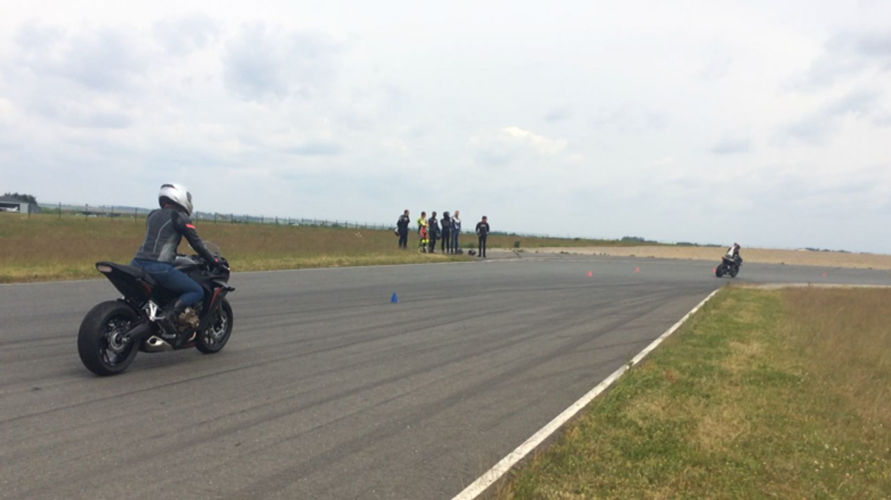 Formation au permis moto A sur piste