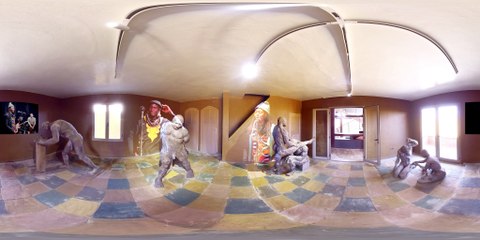 Daara J Family interprète "Temps Boy" dans la maison Ousmane Sow