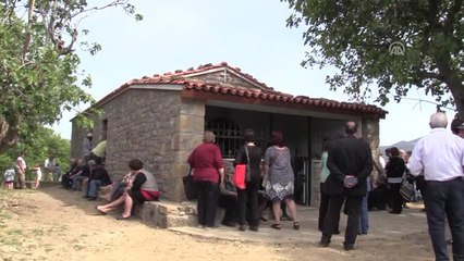 Tarihi Aya Konstantin Manastırı'nda Ayin