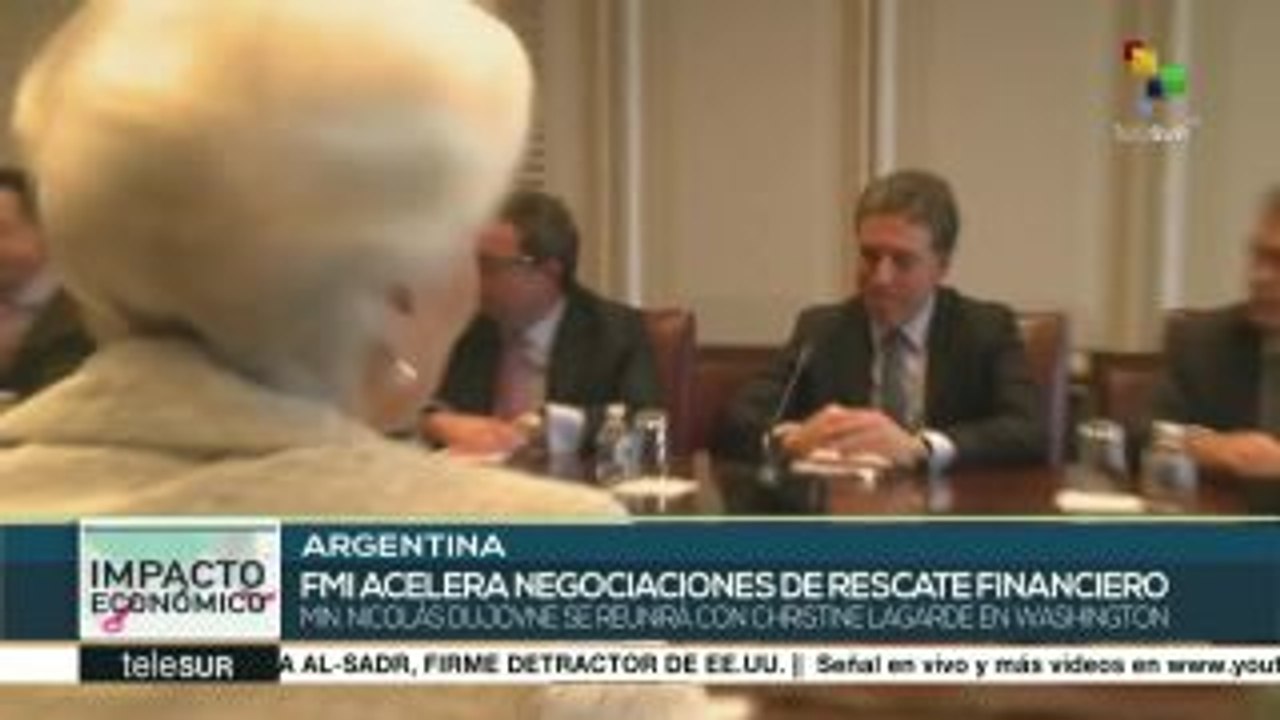 Argentina acelera negociaciones de rescate financiero con FMI