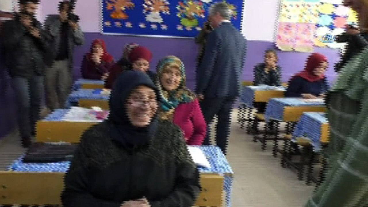 Okuma-yazma öğrendi, ilk işi İstiklal Marşı’nı okumak oldu