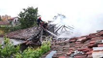 Ora News - Zjarri djeg banesën në Shkodër