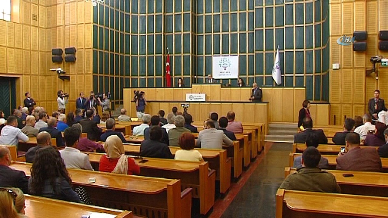 HDP Eş Genel Başkanı Sezai Temelli:“Bugün Filistin'de karşımıza çıkan sahne Ortadoğu'nun birçok kentinde karşımıza çıktı. Afrin, Doğu Guta'da yaşadığımız gibi dün de Filistin, Gazze, Kudüs'te yaşadık”