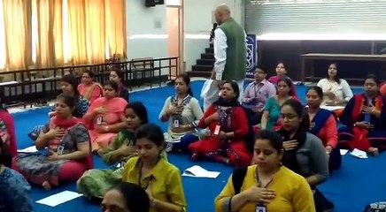 Yoga Guru Suneel Singh Conducting Workshop