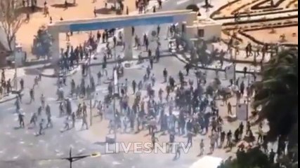 Video/  l'ucad affrontement entre Etudoiants et Policiers c 'est grave