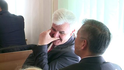 Analistët: Xhafaj të dorëhiqet!  - Top Channel Albania - News - Lajme
