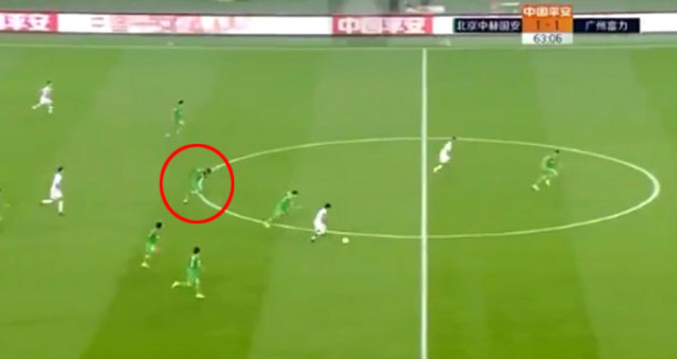 Bursaspor'un Eski Yıldızı Bakambu'dan Müthiş Depar