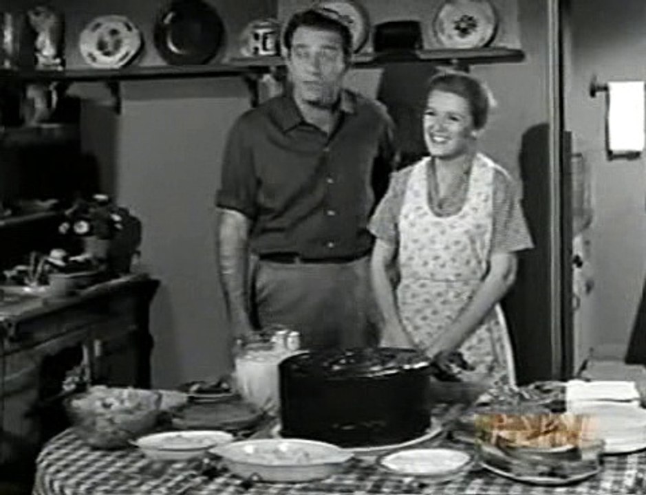 The Real Mccoys S05e15 - Meeting Hassie's Friends