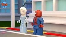 SPIDERMAN and ELSA BLOWING BUBBLE GUM BUBBLES