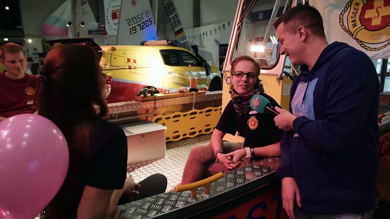 Teure Boote und Hauptschüler - Boot & Fun Messe