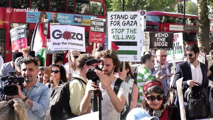 Download Video: People protest outside Downing Street after Israeli killing of Palestinian demonstrators