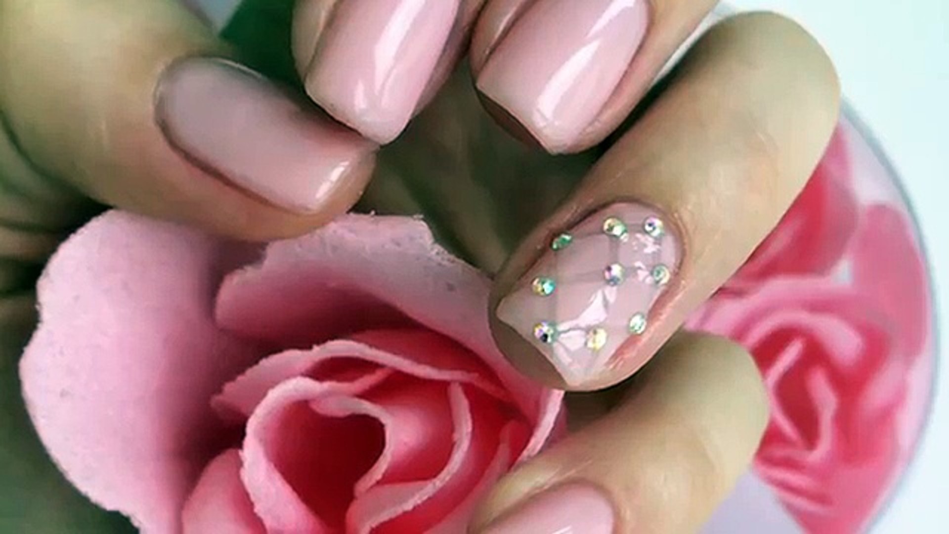 ⁣Дизайн Ногтей Стеганый Маникюр ( сеточка, Стразы) (Nail Art Designs)