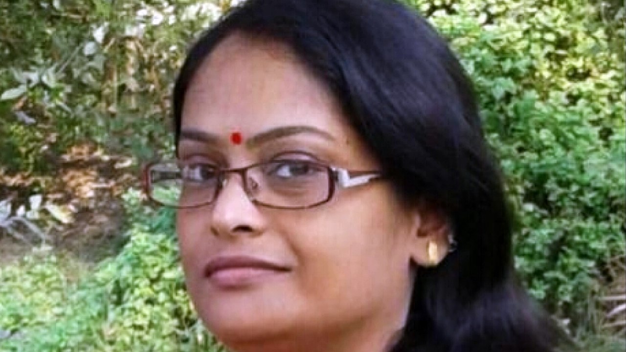 Ratri ese jethay meshe.....
