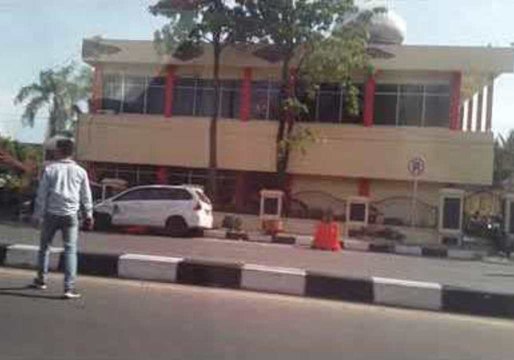 Multiple Deaths in Riau Police Station Attack