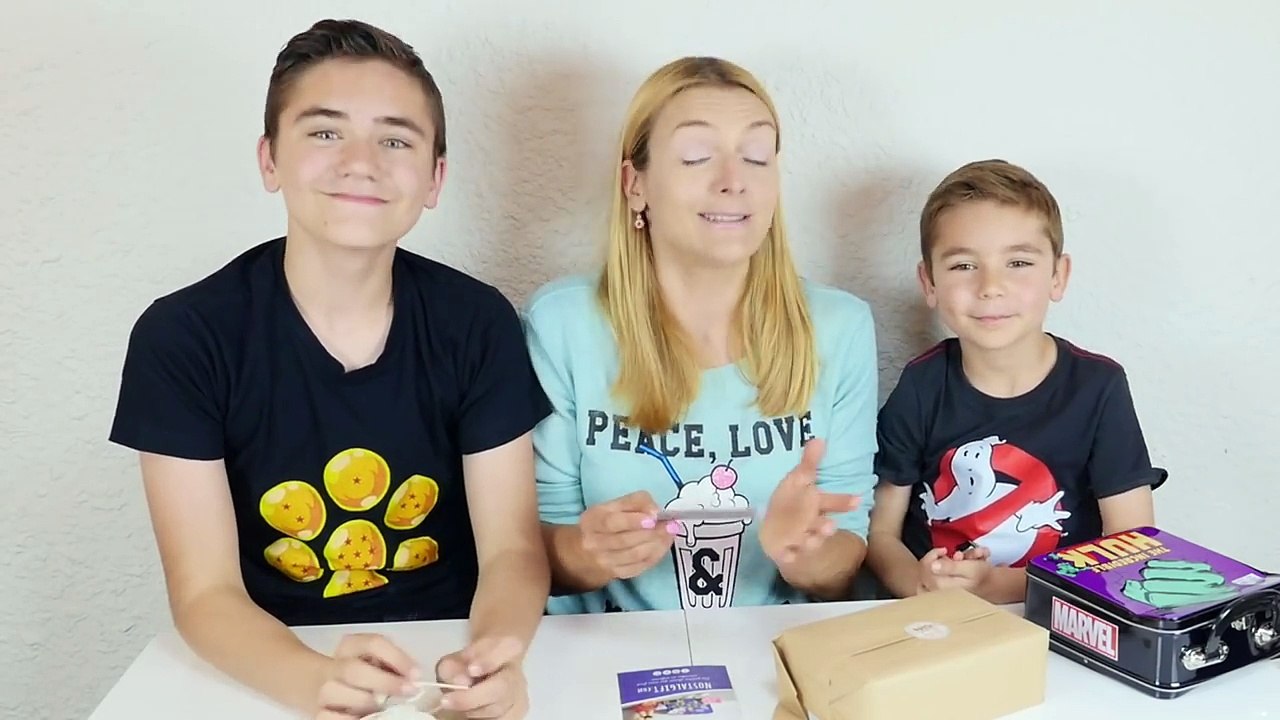 DÉGUSTATION DE BONBONS EN FAMILLE - MAMAN RETOMBE EN ENFANCE !