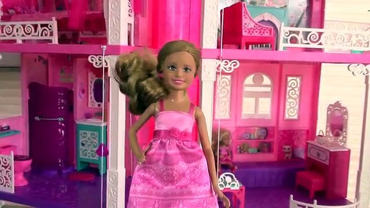 Barbies Dreamhouse Tour - Stacie & Chelsea Give a Tour of Barbies Dream House, Doll House