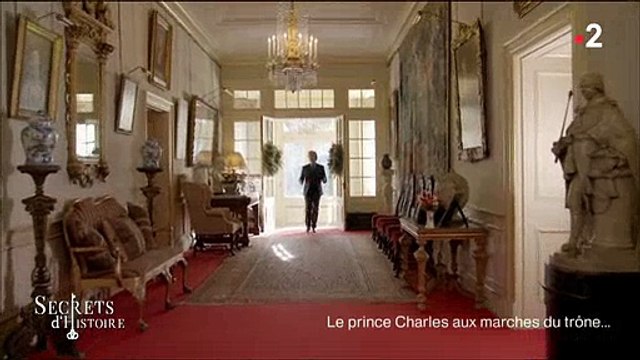 Stéphane Bern entre pour la première fois dans la résidence privée du Prince Charles - Regardez