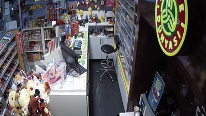 Marketten hırsızlık anı güvenlik kamerasında - ADANA