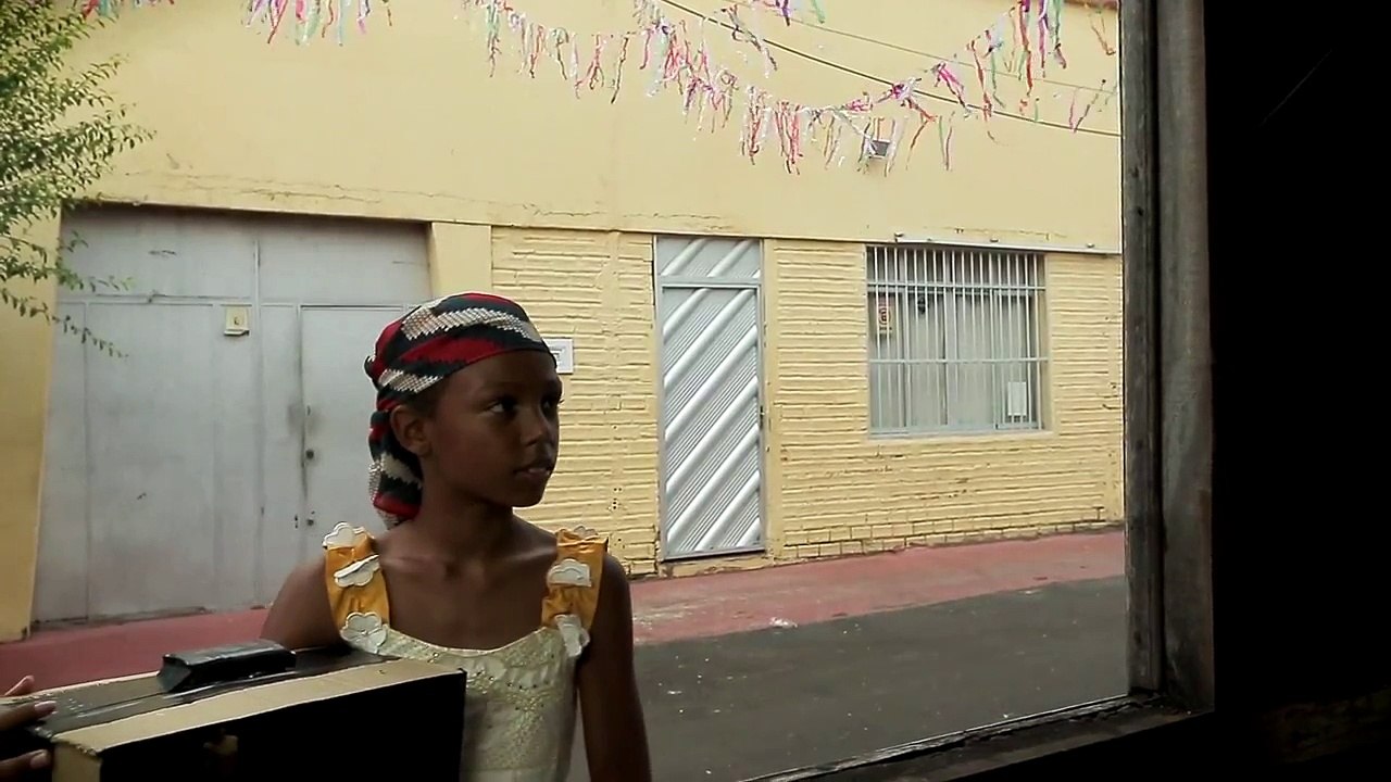 A ESTRANHA VELHA TRAILER