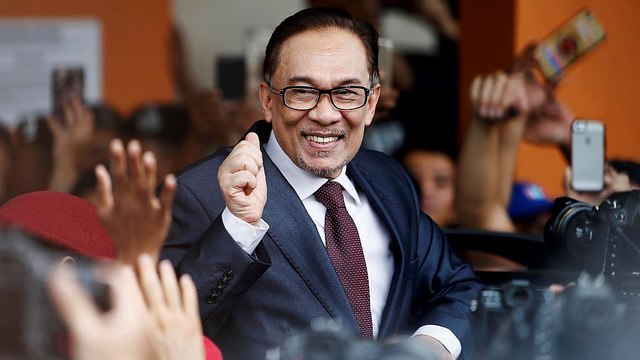 Анвар Ибрагим вышел на свободу