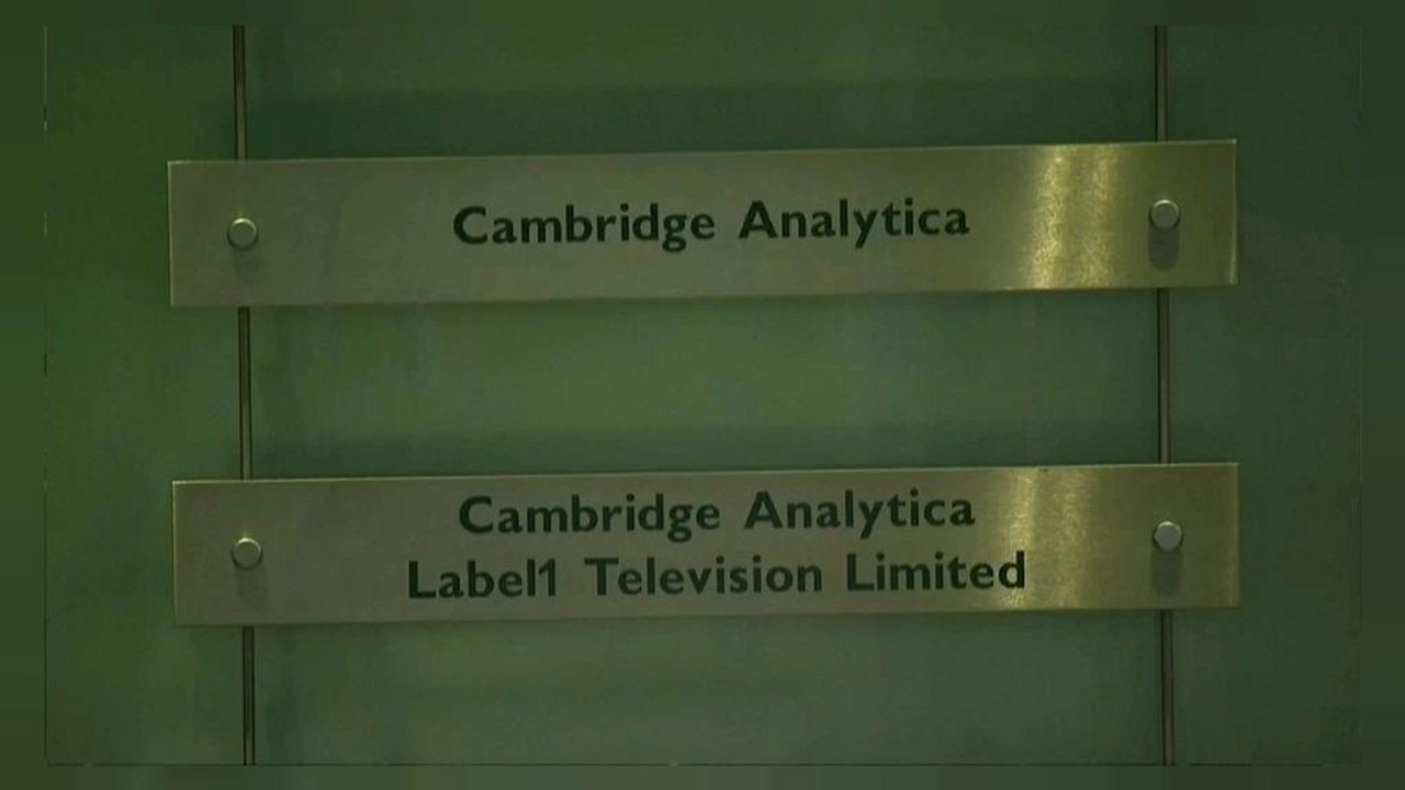FBI investigates Cambridge Analytica