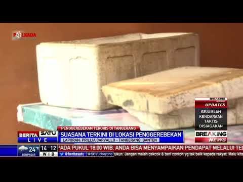 Warga Ramai Menonton Penggerebekan Terduga Teroris di Tangerang