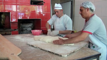 Manisa'da 3 metrelik ramazan pidesi