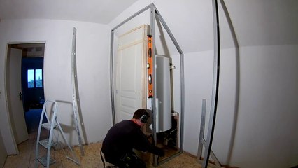 Réalisation d'un coffrage placo sous rampants