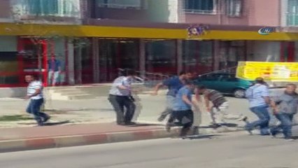 Dolmuşa bindirmeyen şoförü kovalayıp bıçakladı... O anlar kamerada